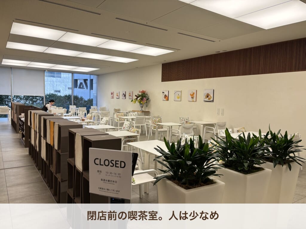 六花亭 札幌本店 喫茶室 閉店前の店内